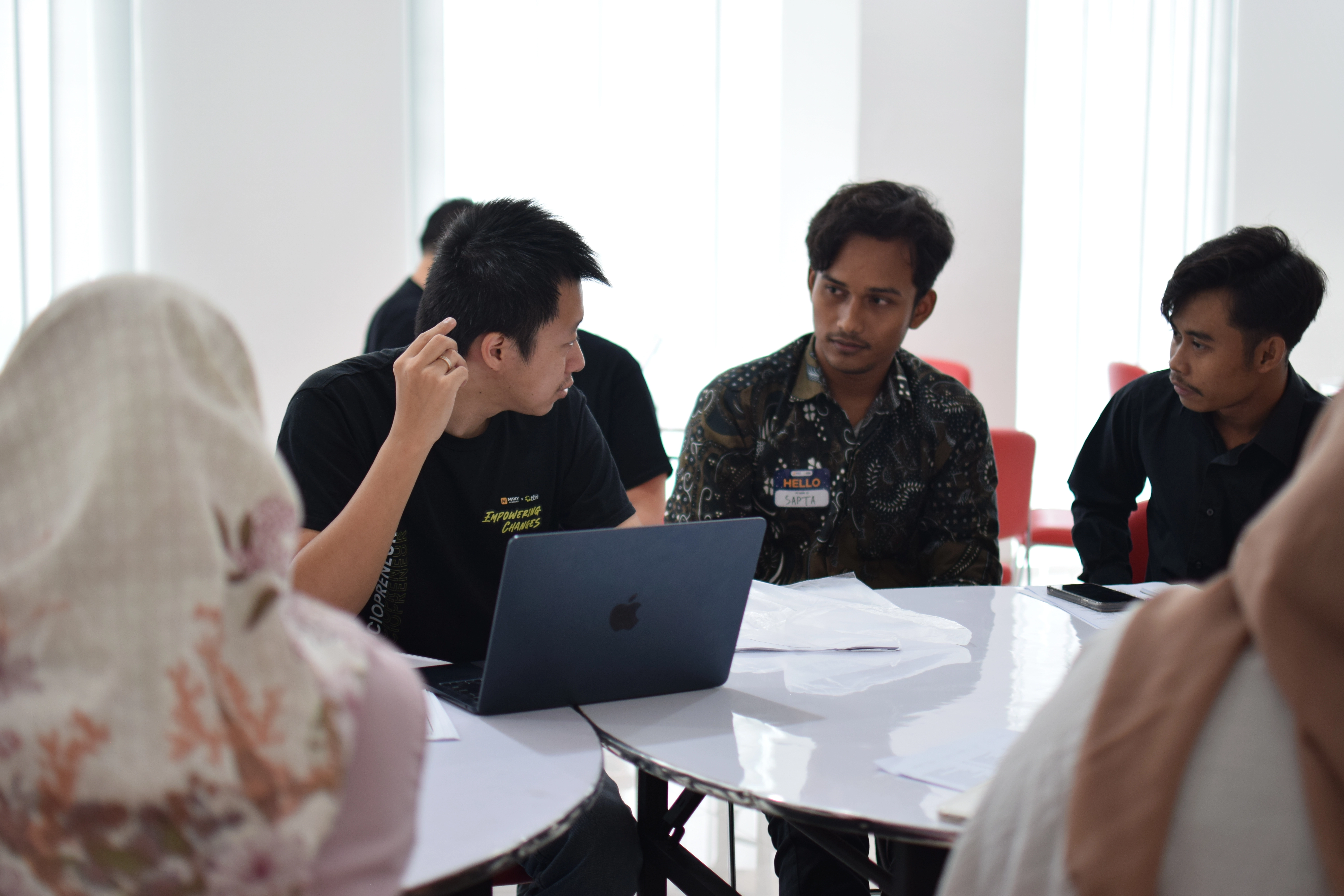 bersiap-hadapi-fluktuasi-ekonomi-maxy-academy-himbau-mahasiswa-lakukan-upskilling-untuk-persiapan-karir