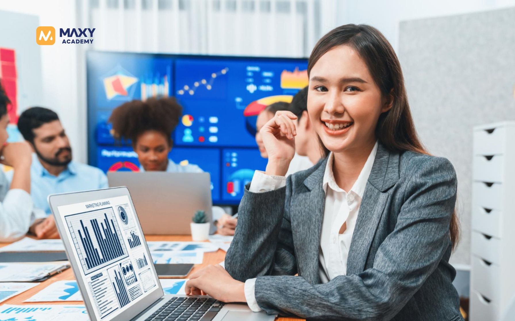 kenapa-skill-digital-marketing-jadi-investasi-karier-paling-worth-it-di-2025