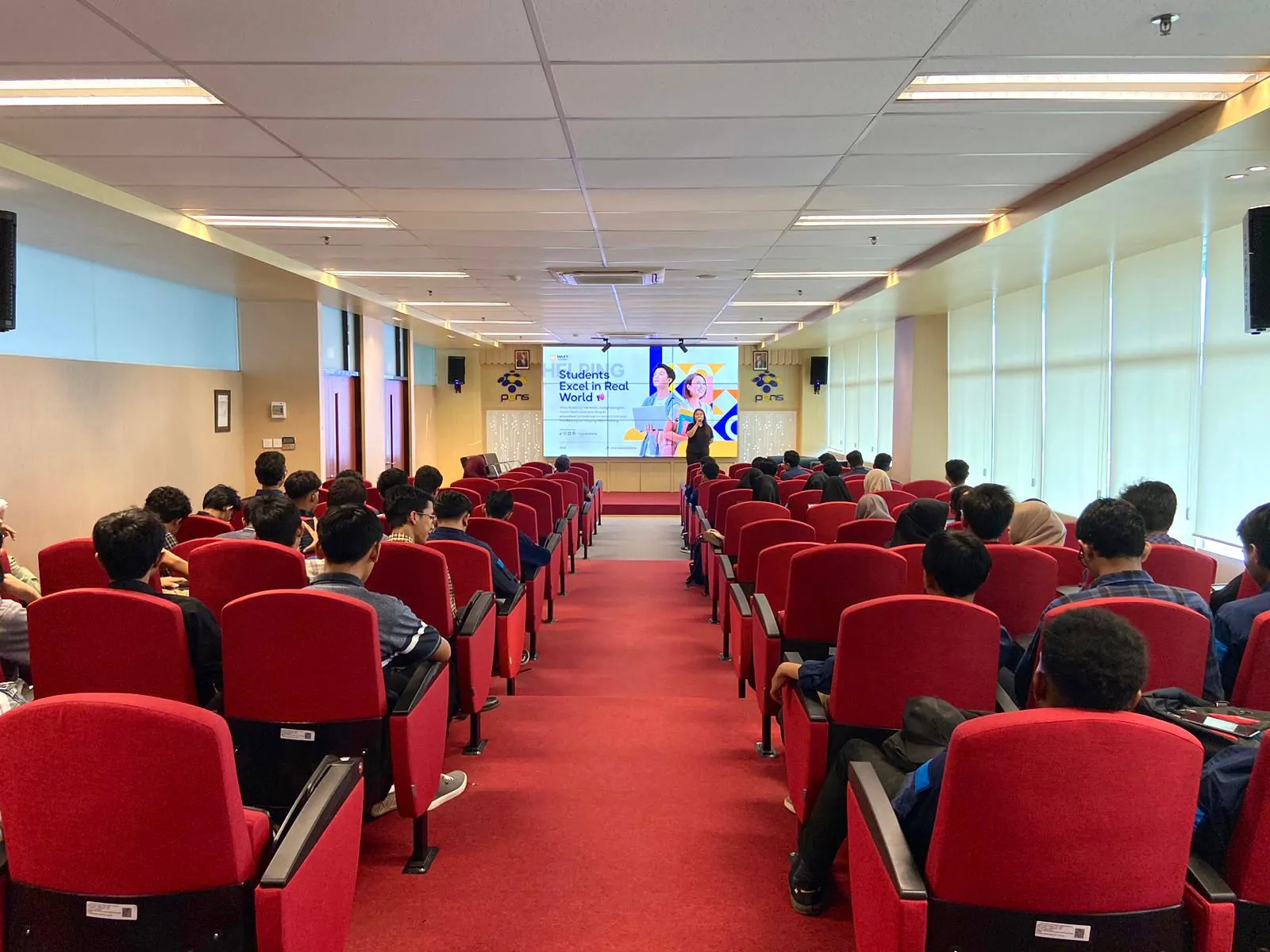 maxy-academy-berbagi-tips-persiapan-karir-di-pensasi-2023-menyongsong-digital-career