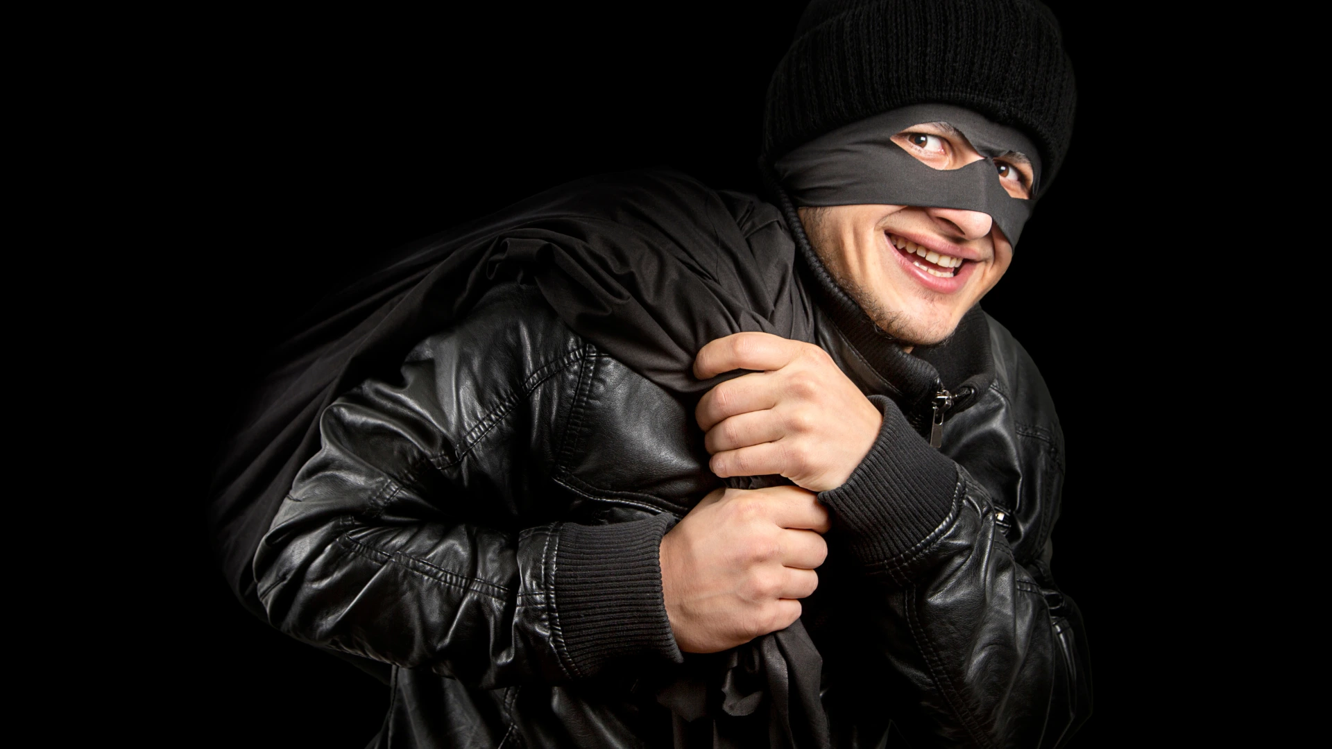 serangan-siber-dan-serangan-fisik-mana-yang-lebih-fatal